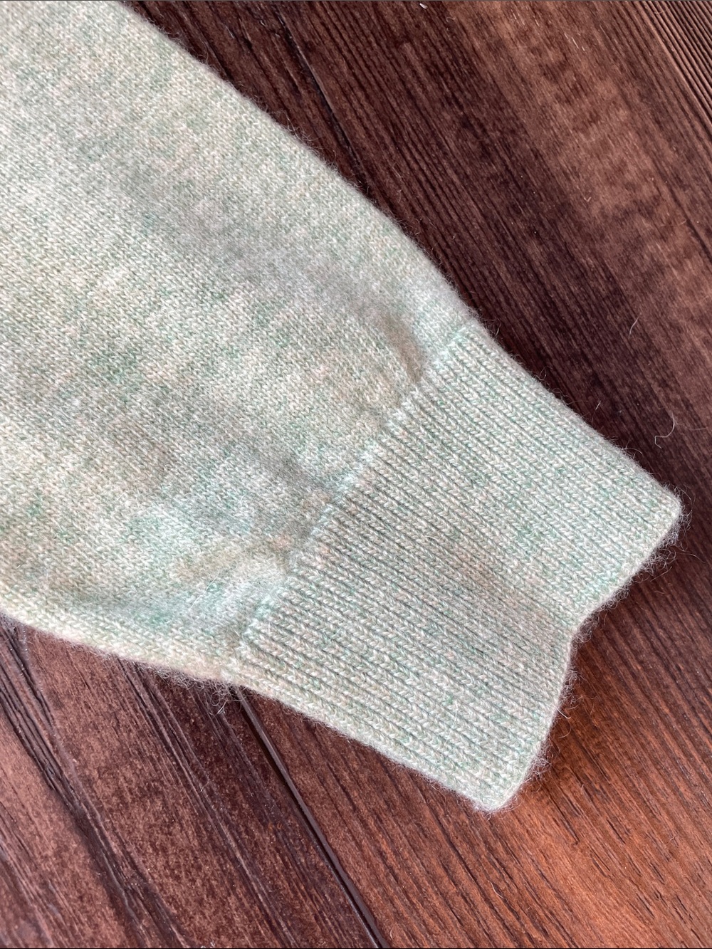 Vintage Cashmere by Pringle 60s Mint Green Crewneck Button-Front Cardigan Size M - Picture 6 of 8